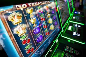 Mobile phone displaying mimpi live roulette table interface with dealer and chat